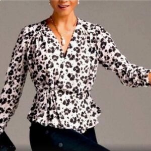 Cabi Rosette blouse 5898 black white all over print wrap style top size medium